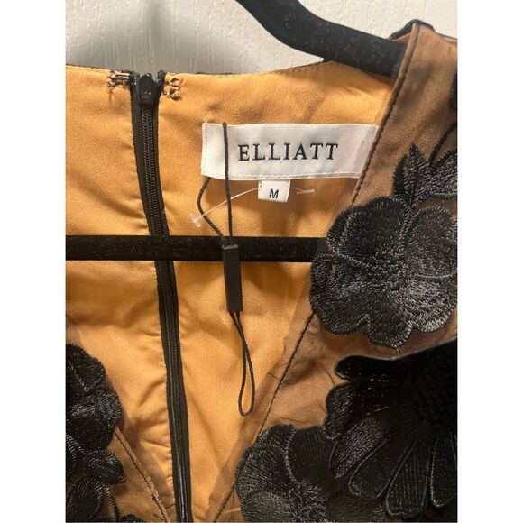 Elliatt Rosalind Floral Embroidered Cocktail Minidress in Black Size M NWOT - Picture 5 of 8